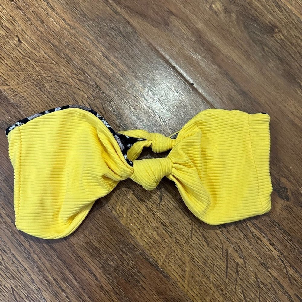 Indah reversible twist knit bikini top - Picture 2 of 4